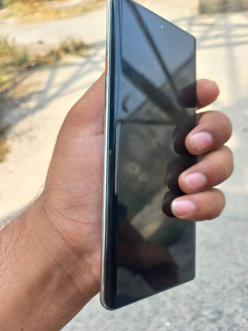 Tecno CAMON 40 Pro 1