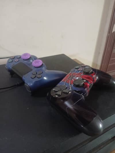 Ps4 Pro 1tb with 1 original controller and 1 copy jailbroken
