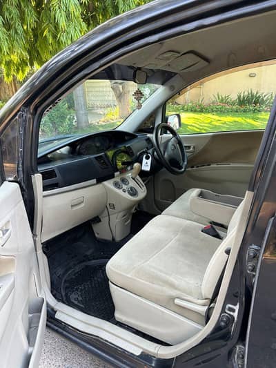 Daihatsu Move (with Eco function)