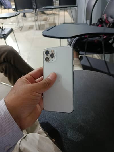 iPhone 11 pro ( 256 GB )