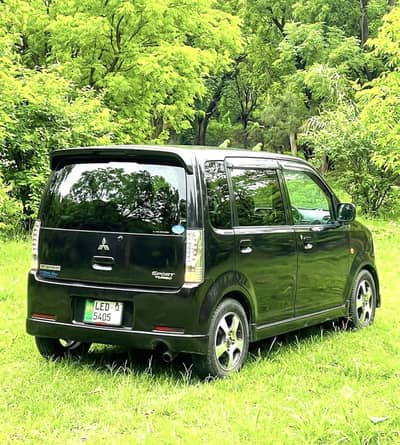 Mitsubishi Ek Wagon 2013