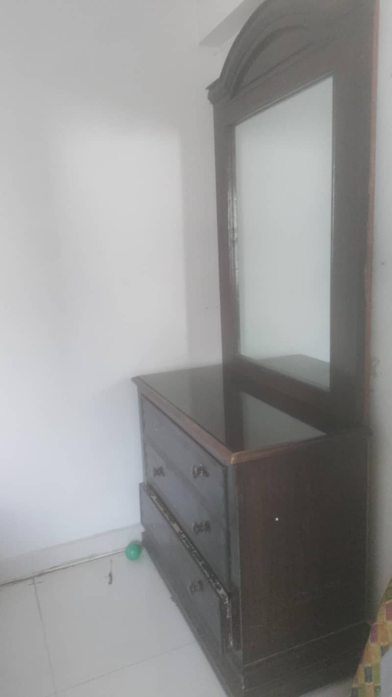dressing table 0