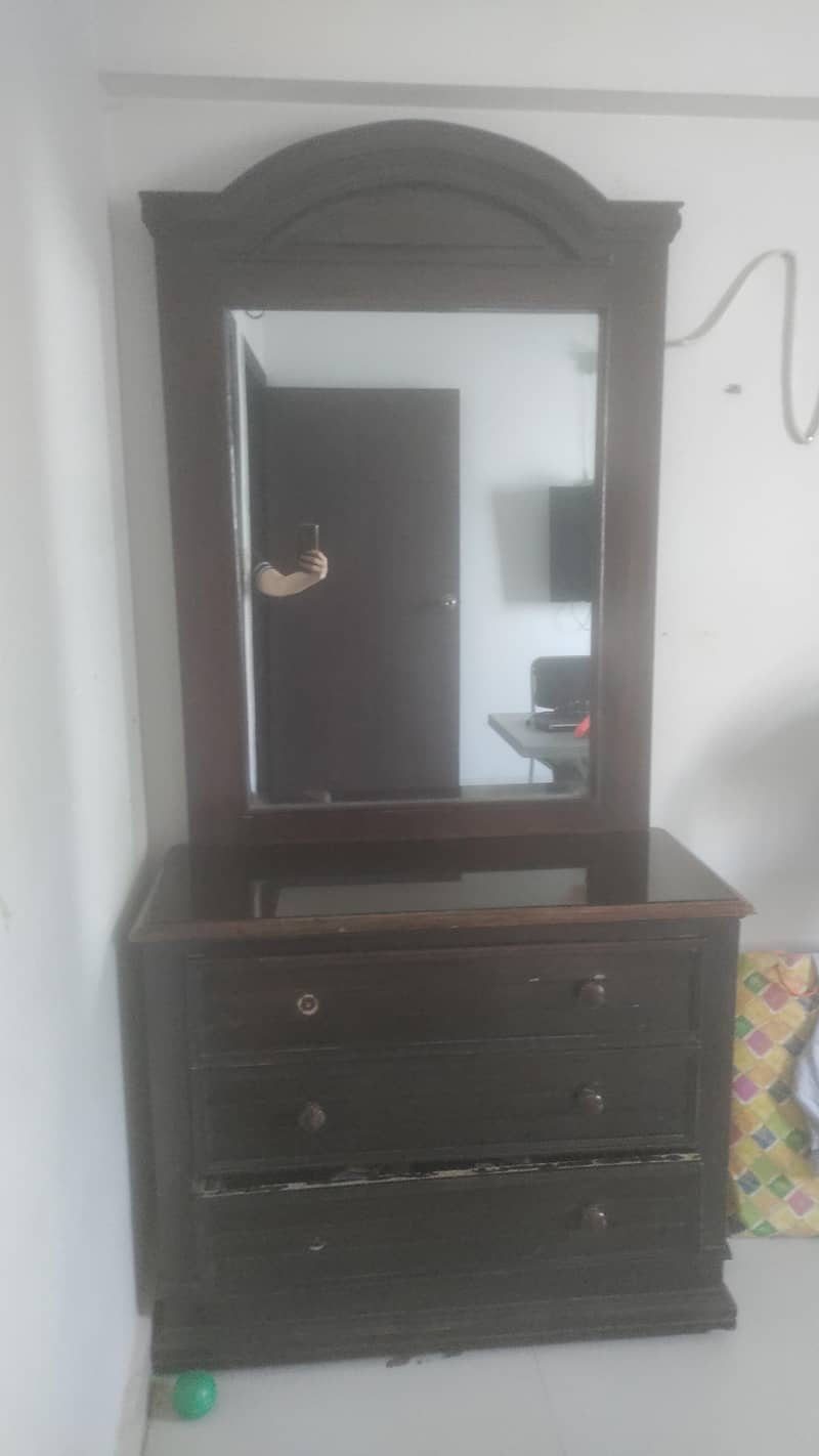 dressing table 1