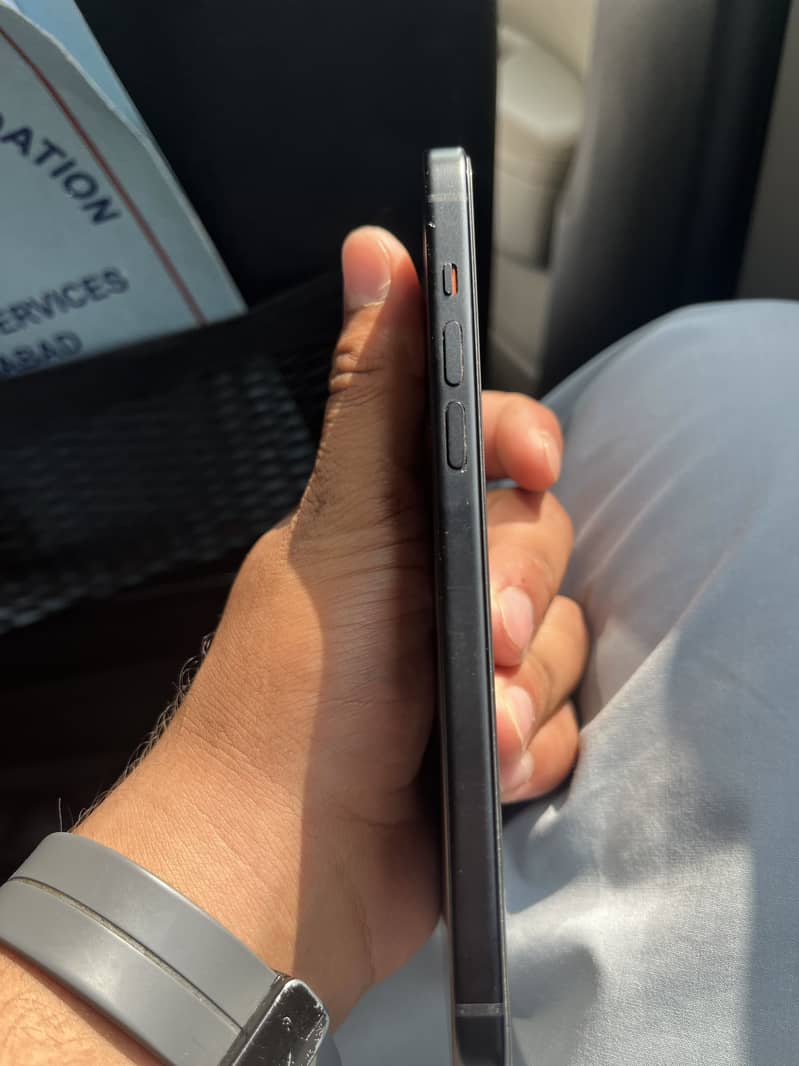 Apple iPhone 15 plus 3