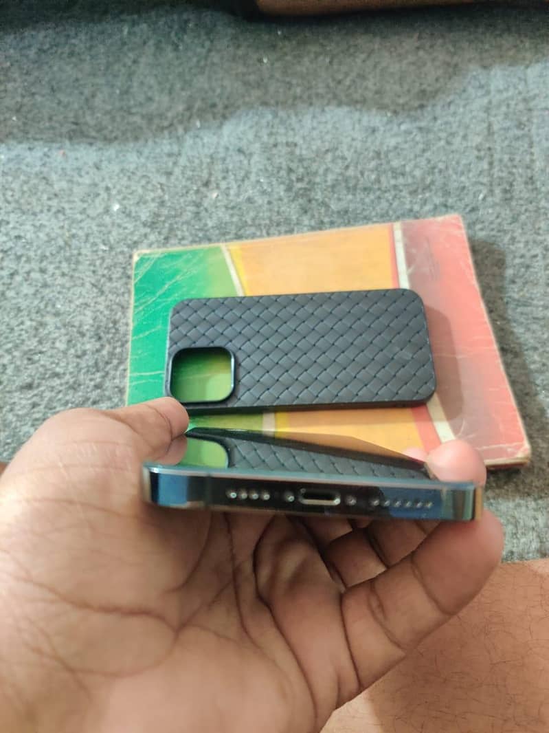 Apple iPhone 13 Pro Max 1
