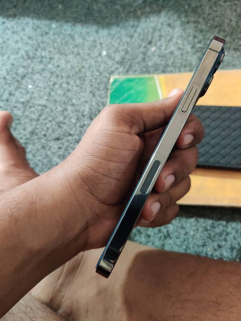 Apple iPhone 13 Pro Max 2