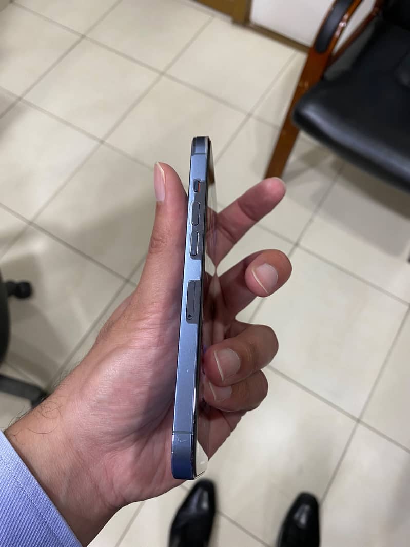 Apple iPhone 13 Pro 2