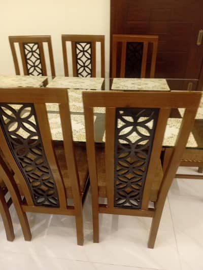 8 seater dininng table thick glass 03044453724