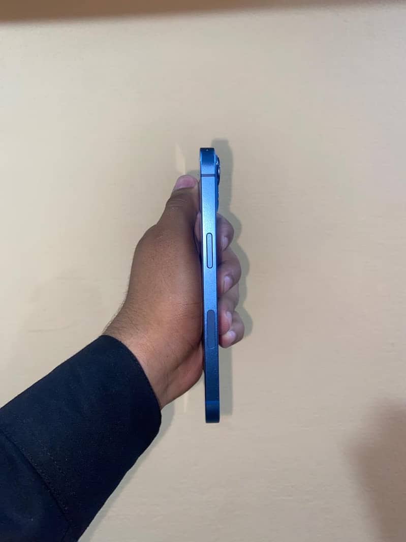 Apple iPhone 13 1