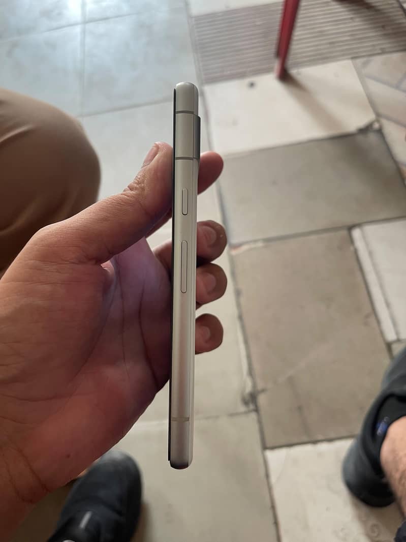 Google Pixel 7a 3
