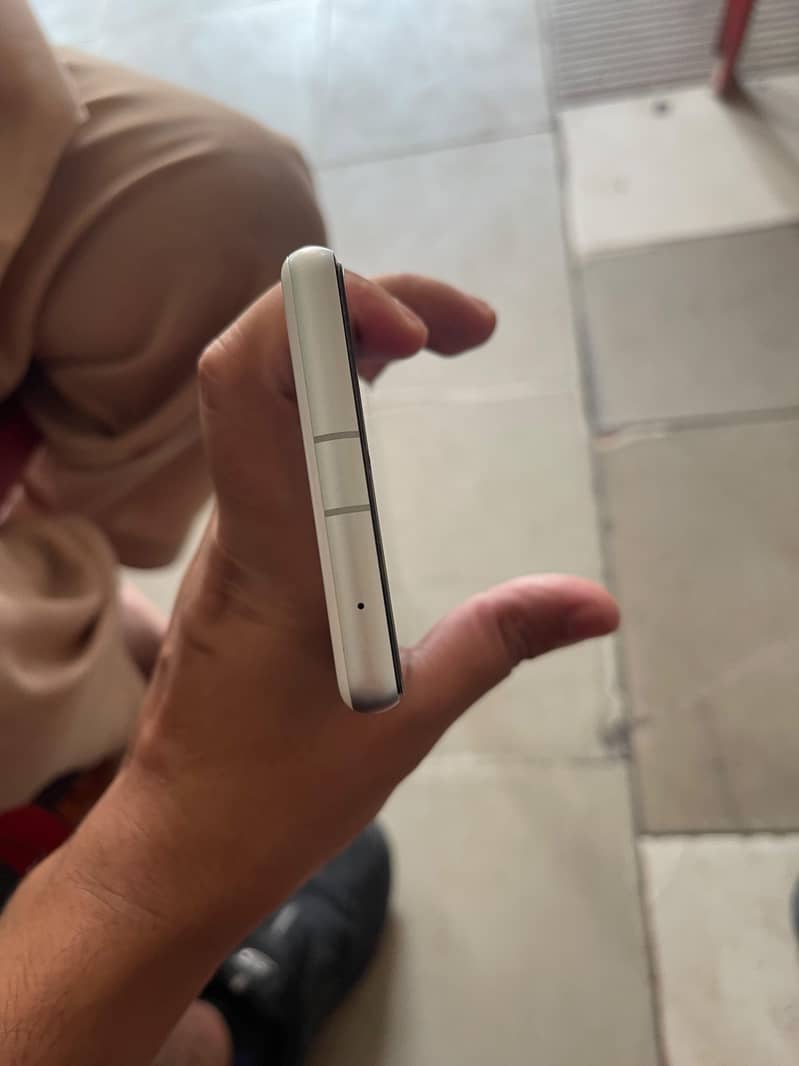Google Pixel 7a 5