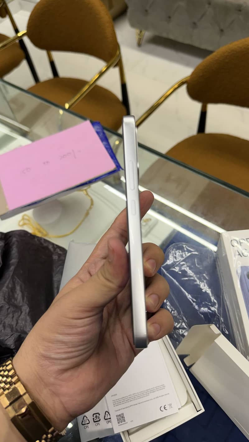 OPPO A6s 6