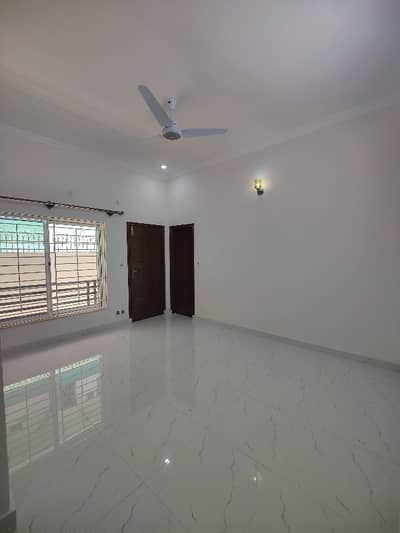 G11/1 6 Marla Upper Portion 3bedrooms Brand New House