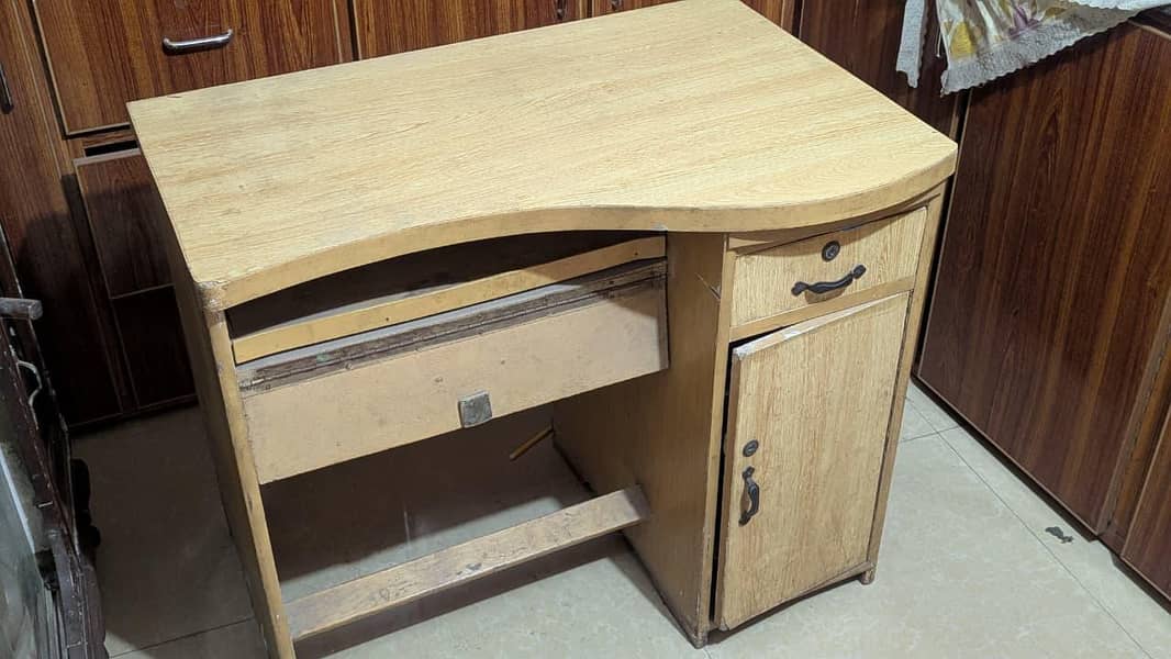 computer table 1