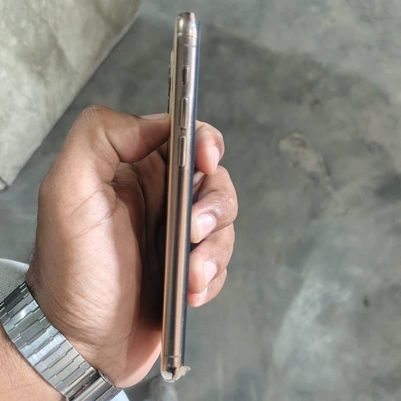 Apple iPhone 11 Pro 2