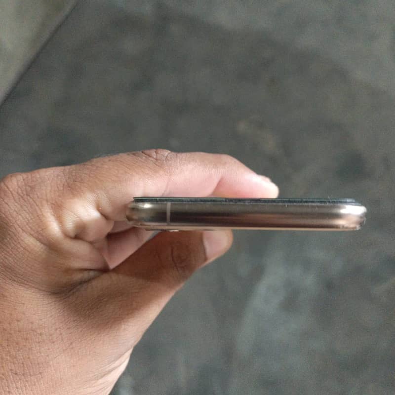 Apple iPhone 11 Pro 5