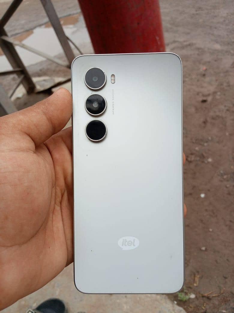 itel A100 2