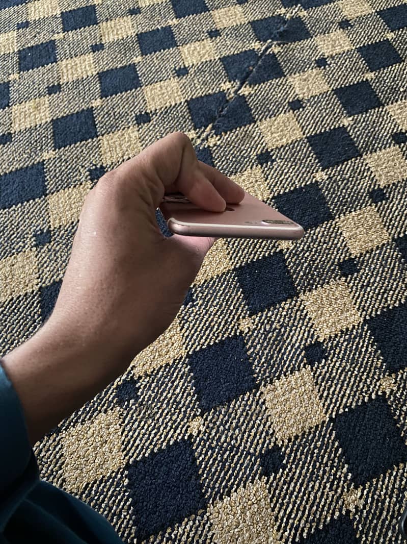 Apple iPhone 7 Plus 2