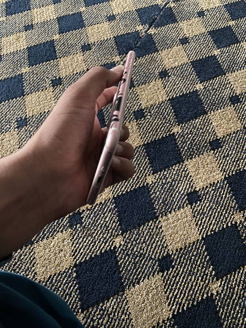 Apple iPhone 7 Plus 3