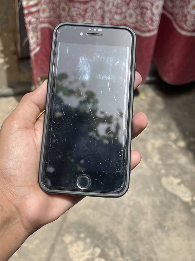 Apple iPhone SE 6