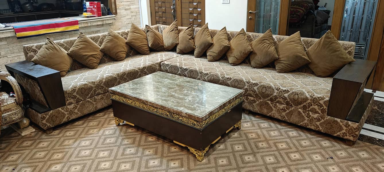 sofa L shape . 4/4 with table 0