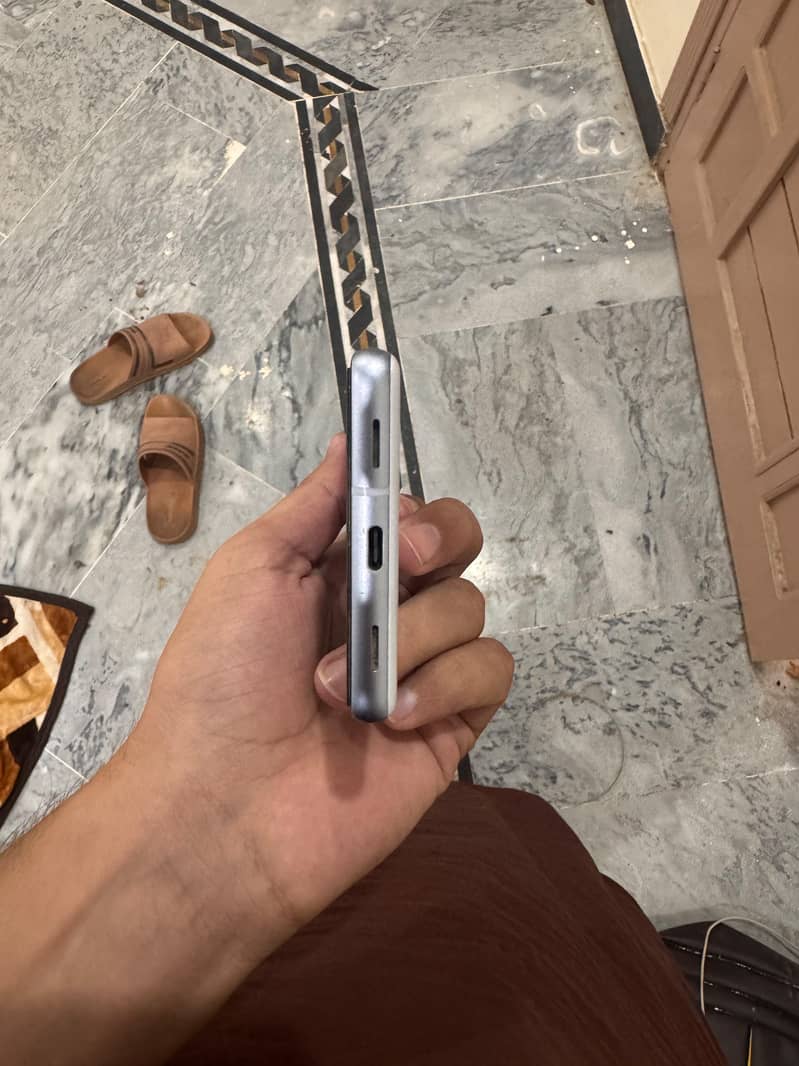 Google Pixel 7a 5