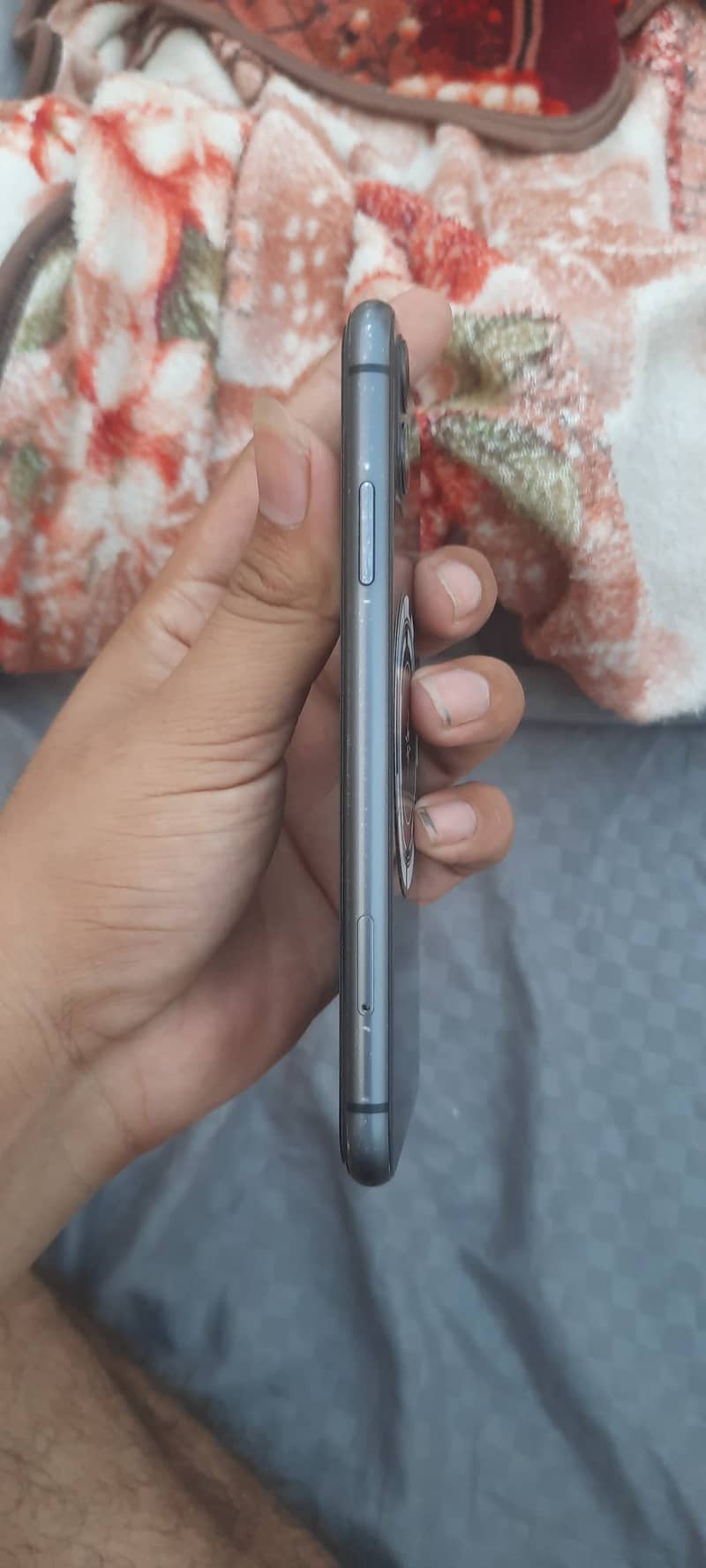 Apple iPhone 11 3