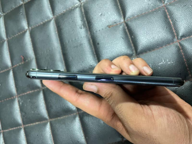 Apple iPhone 11 Pro Max 1
