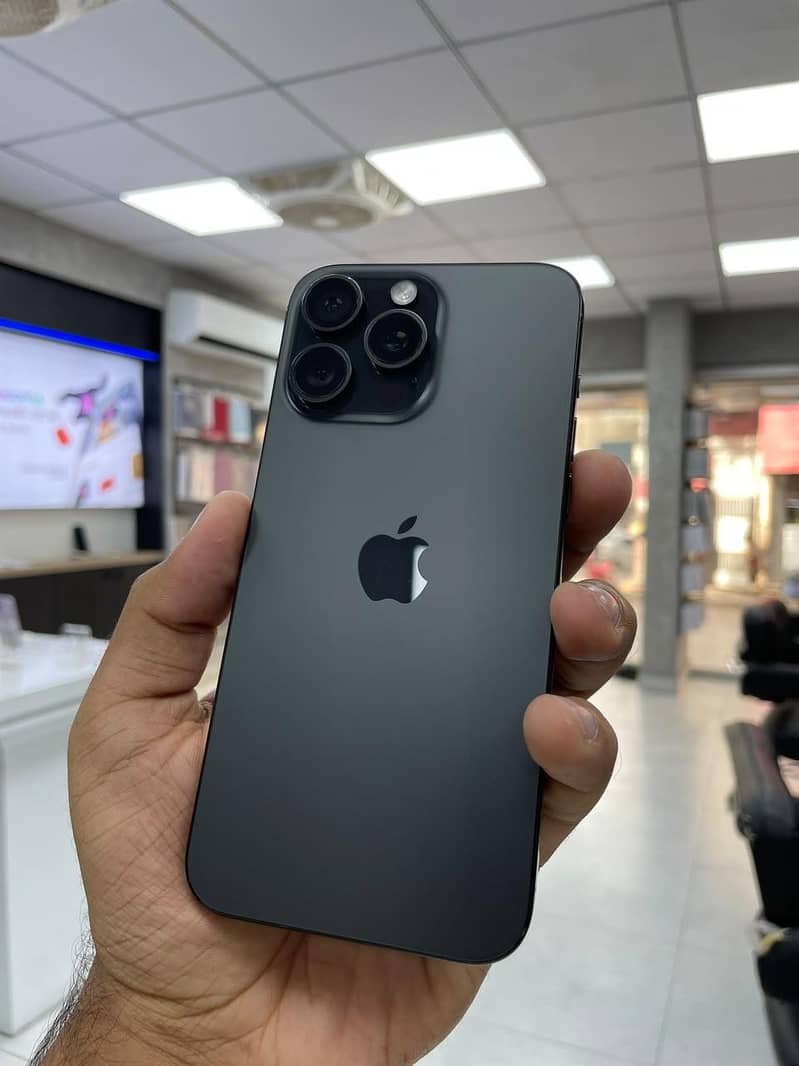 Apple iPhone 15 Pro Max 0