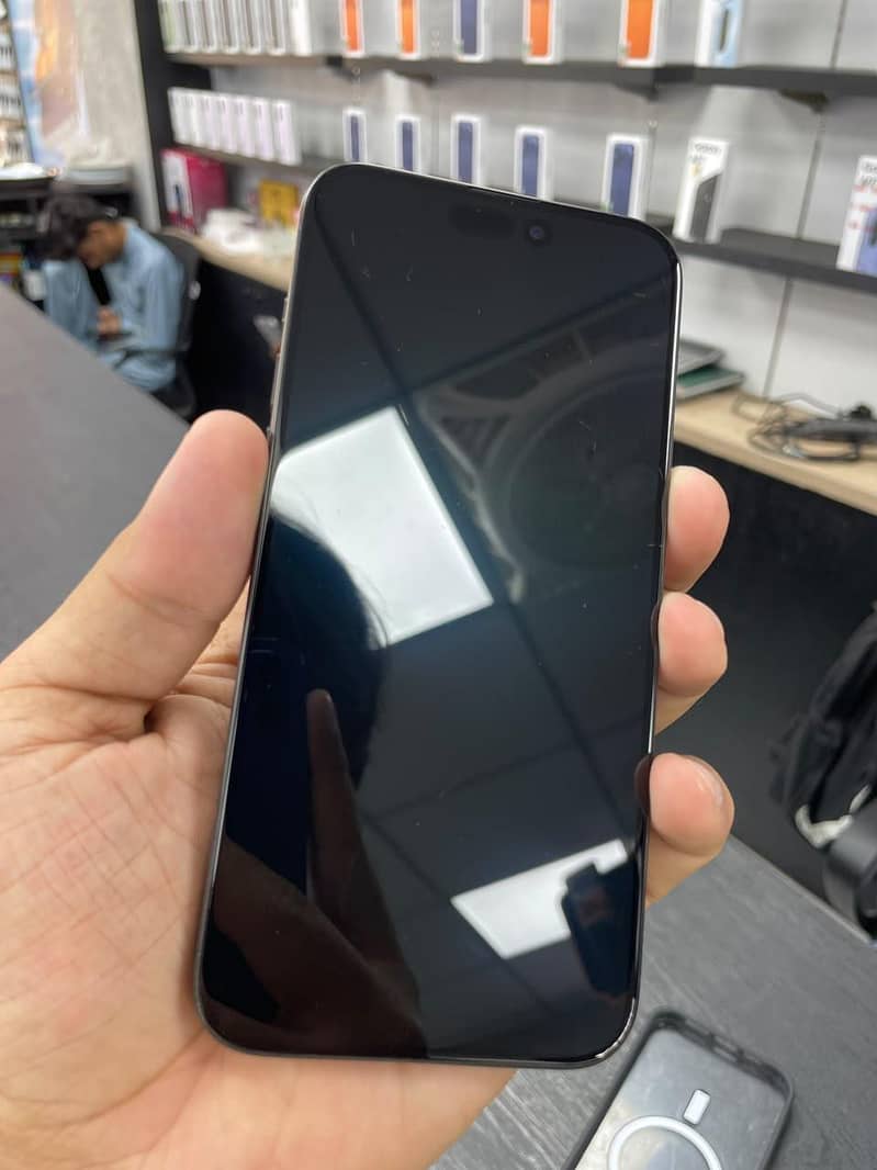 Apple iPhone 15 Pro Max 6