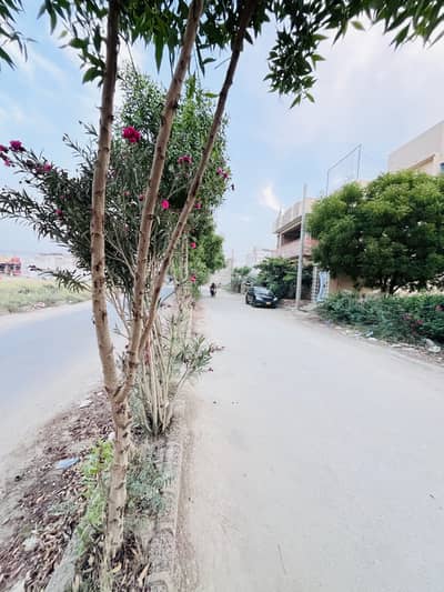 400 Square Yard Plot For Sale In Saadi Garden