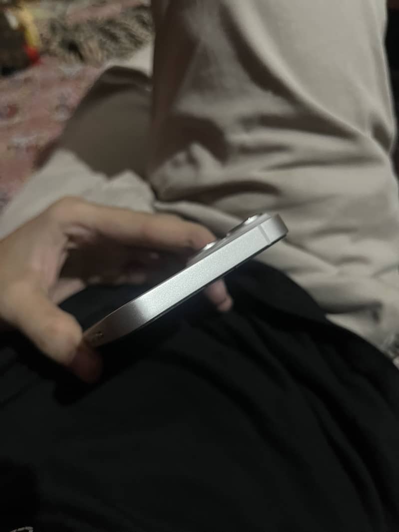 Apple iPhone 14 6