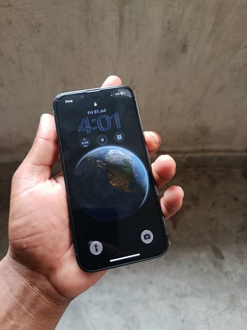 Apple iPhone 13 Pro 0