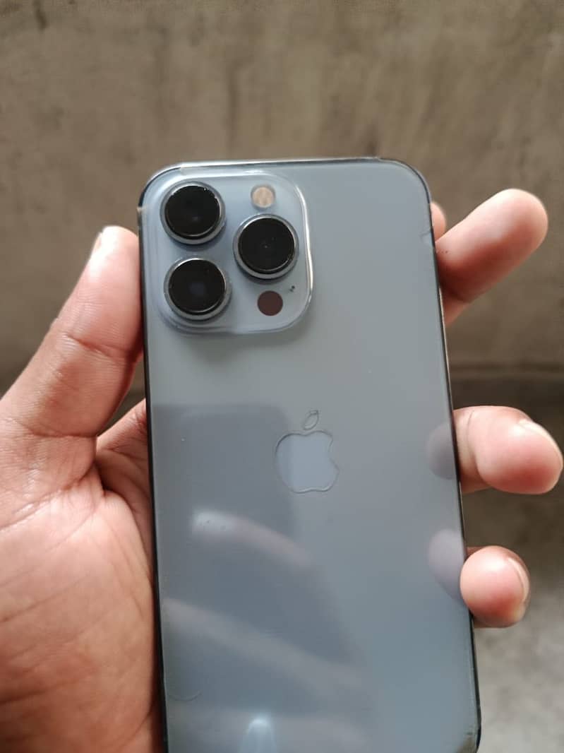 Apple iPhone 13 Pro 4
