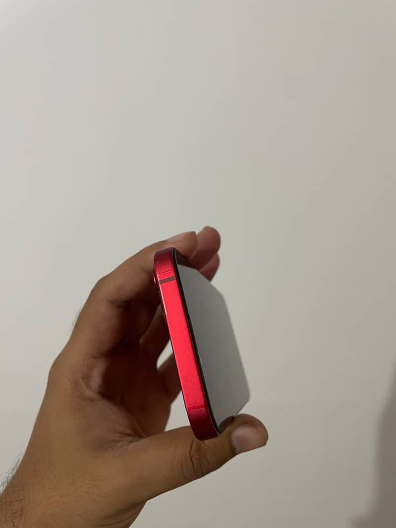 Apple iPhone 13 4