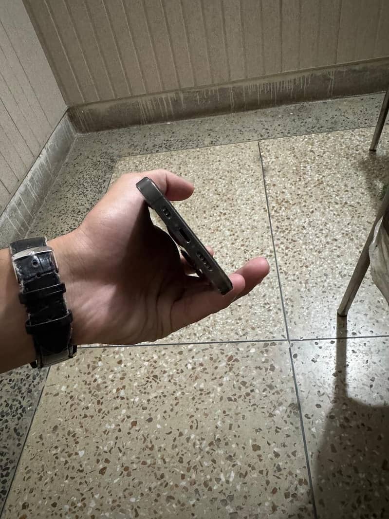iPhone 12 Pro 4