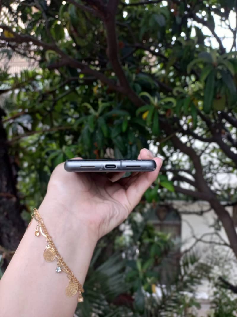 Google Pixel 7 4