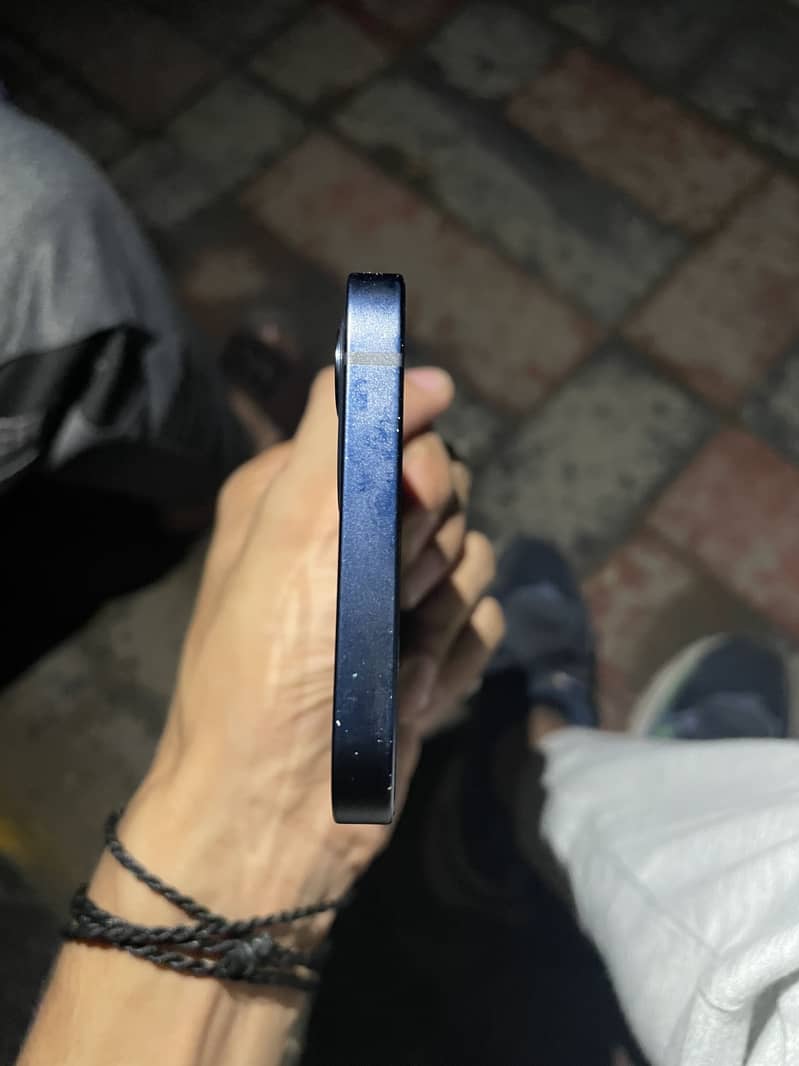 Apple iPhone 12 7