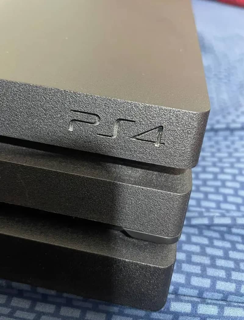 PS4 Pro 1TB 2