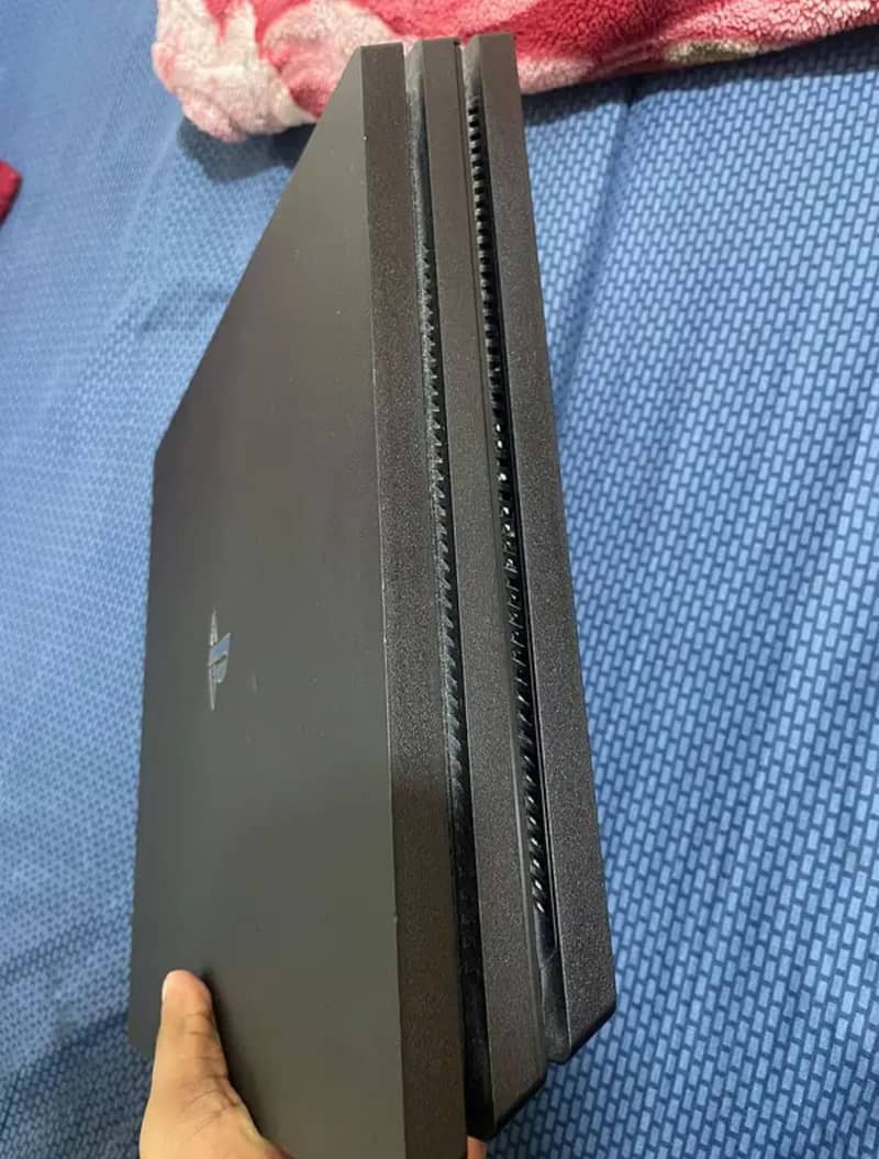 PS4 Pro 1TB 3