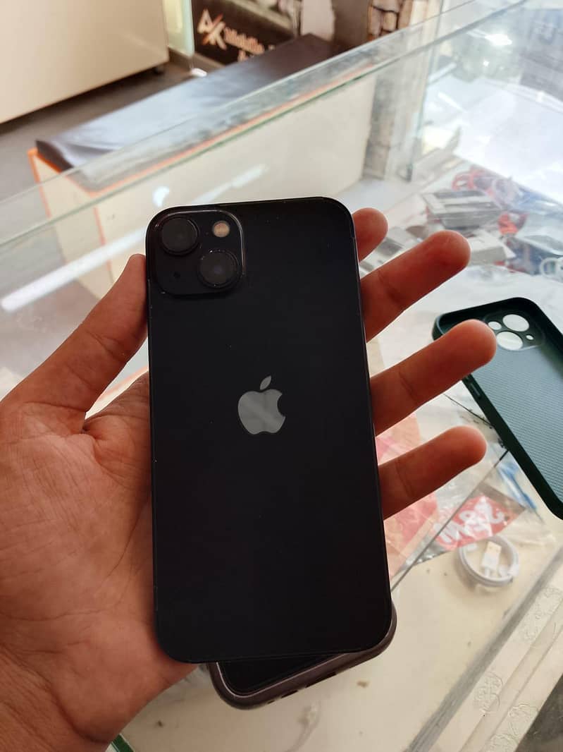 Apple iPhone 13 1