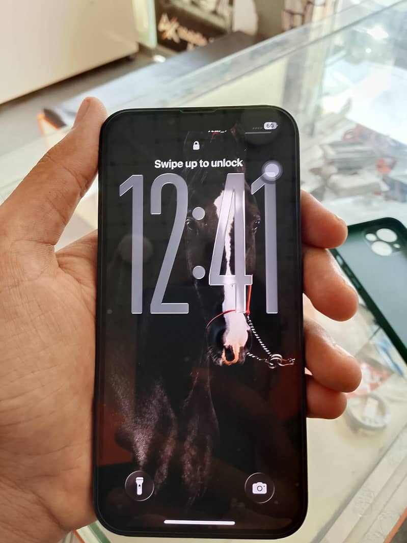 Apple iPhone 13 2
