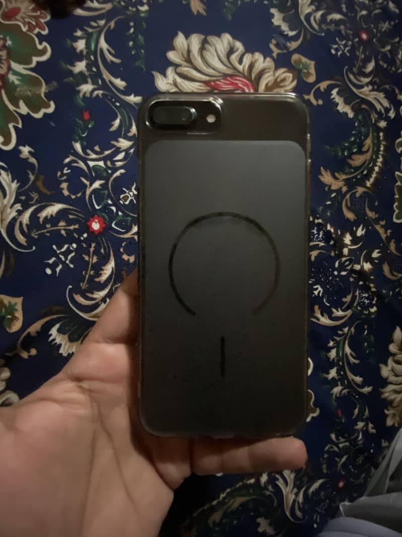 Apple iPhone 7 Plus 0