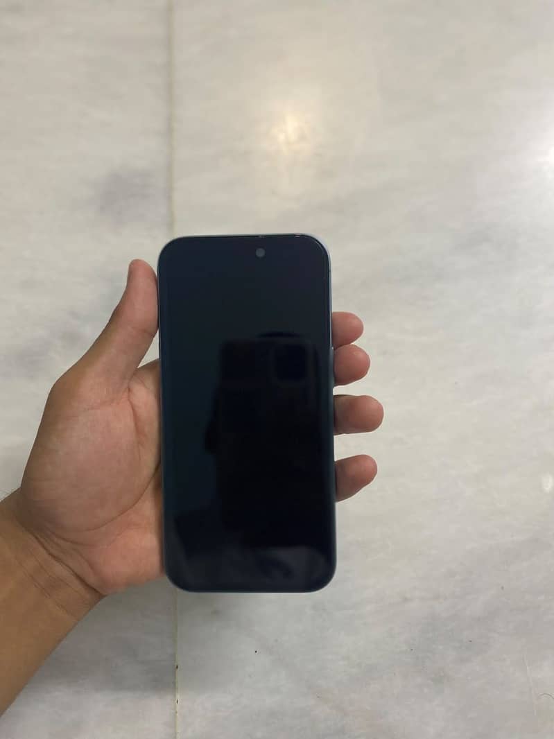 Apple iPhone 16 1