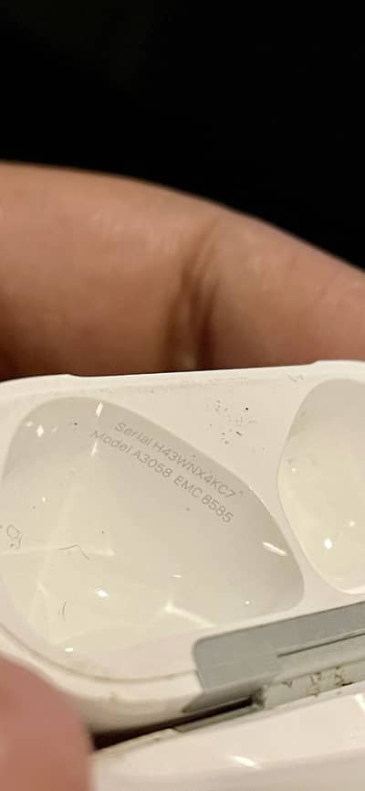 Apple airpods 4 urgent sale