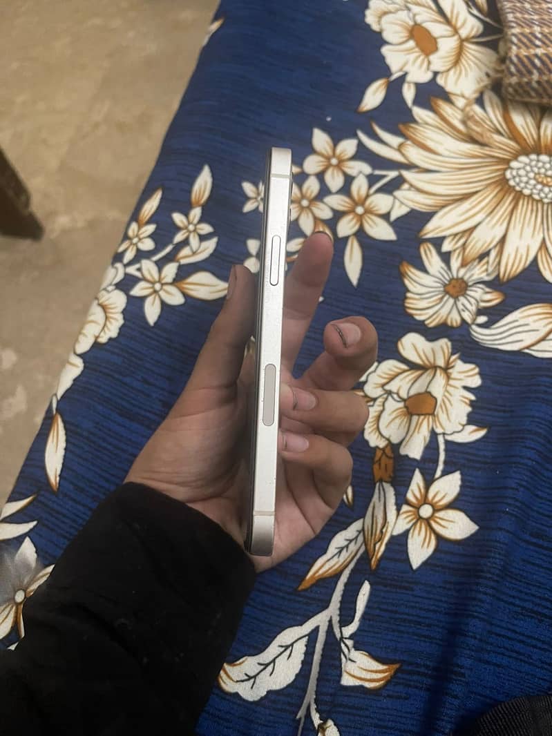 Apple iPhone 12 3