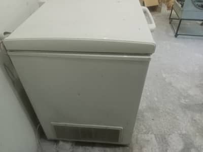 Waves freezer good condition