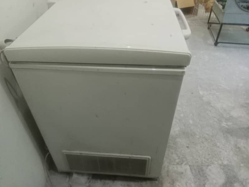 Waves freezer good condition 0