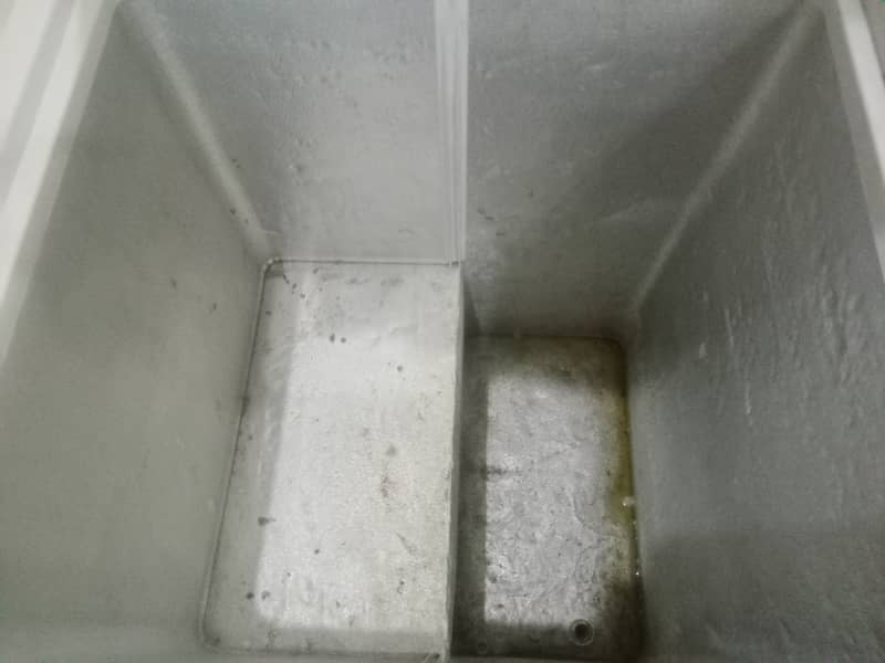 Waves freezer good condition 1