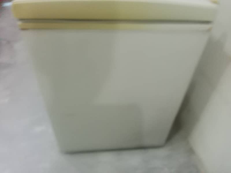 Waves freezer good condition 2